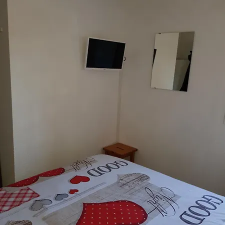 Maison Au Port De Cyprien Дом отдыха *